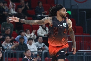 全网热议!珀塞尔加盟吉林男篮,新赛季能否再创辉煌?